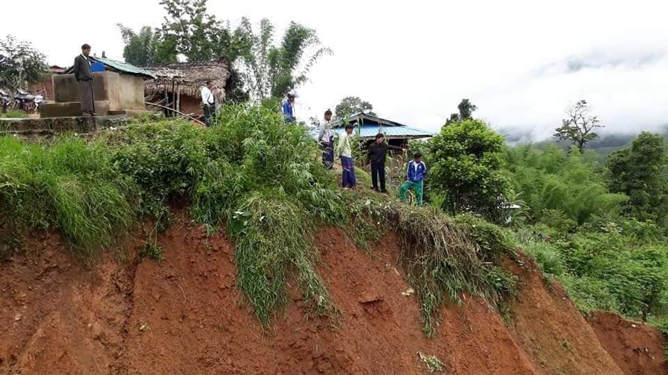 မိုးအဆက္မျပတ္ရြာသြန္းမႈေၾကာင့္ နာဂကုိယ္ပုိင္ခ်ဳပ္ခြင့္ရေဒသတြင္ ေျမၿပဳိ