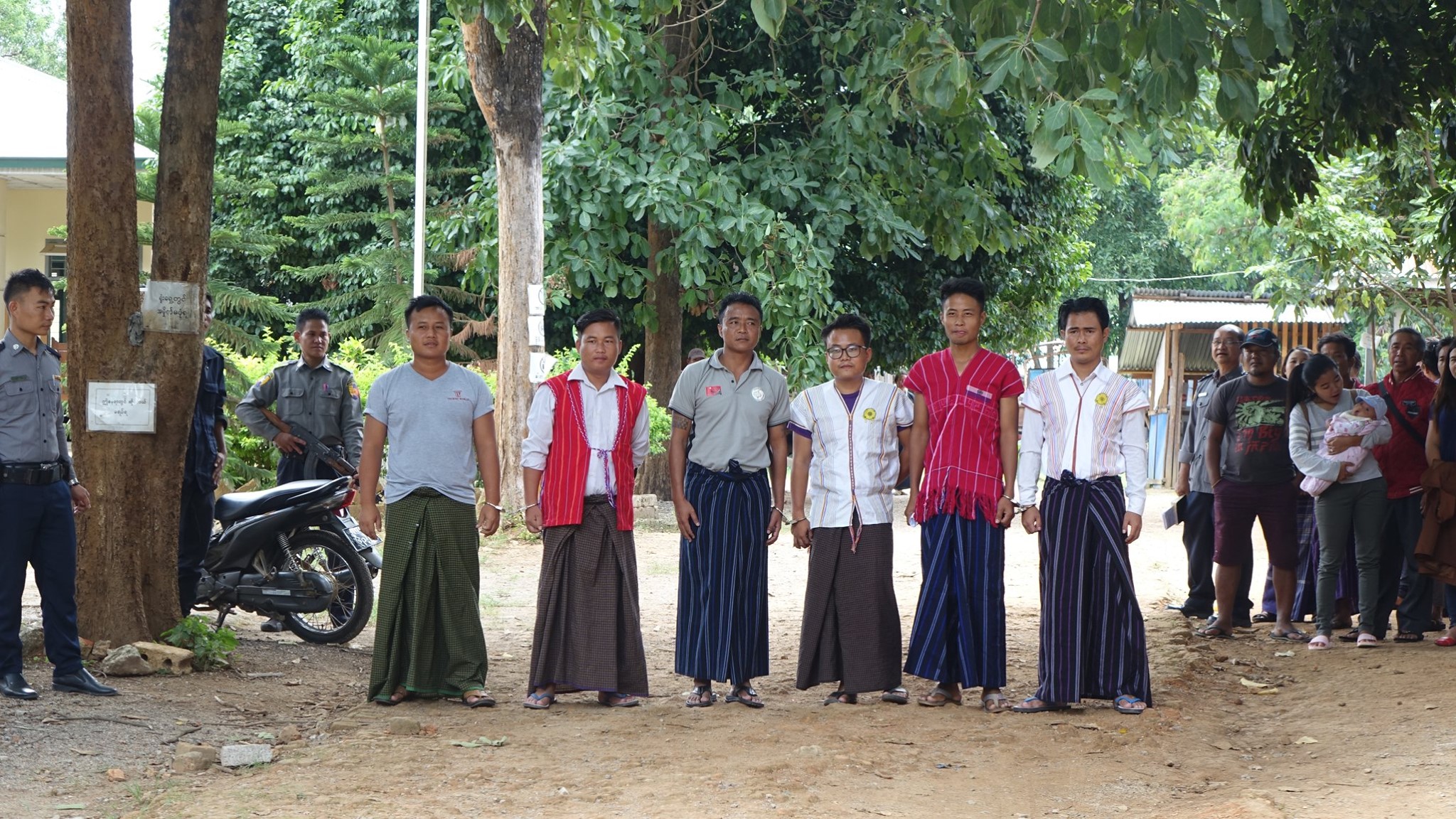 ကရင္နီလူငယ္ ၆ ဦးကုိ႐ံုးထုတ္၊ တရားလုိျပသက္ေသ ၂ ဦး စစ္ေဆး