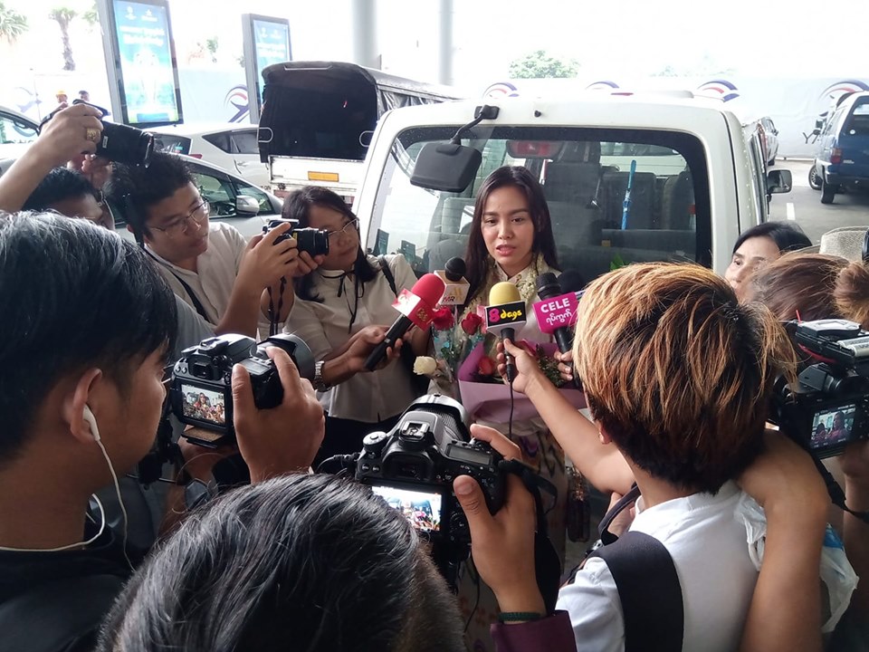 မေအးေသာင္းအပါအ၀င္ ႏွလံုးသားထဲကပုဂံအဖြဲ႔ ရန္ကုန္ျပန္ေရာက္ 