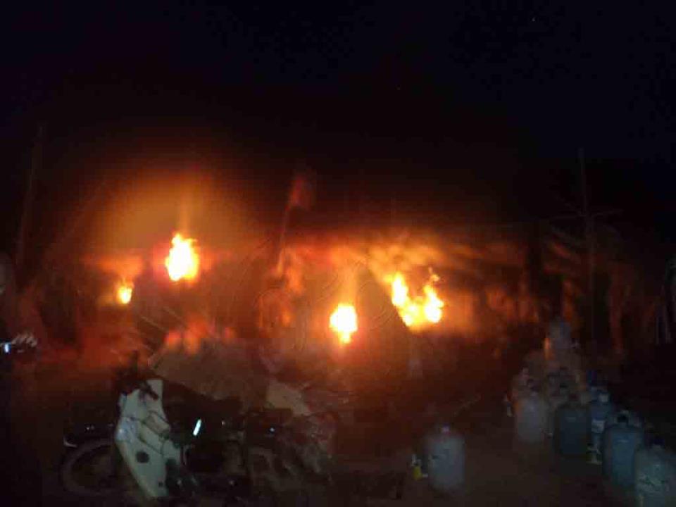 အစိုးရက သပိတ္စခန္းမ်ားကုိ အၾကမ္းဖက္ျဖိုခြင္းသည့္အေပၚ အျမင္