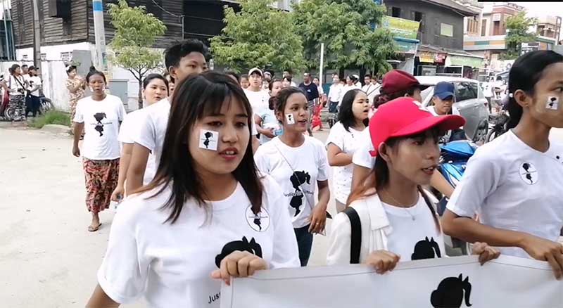 ဗစ္တုိးရီးယားအမႈ တရားမွ်တမႈရေရး ကေလးတြင္ ဆႏၵျပ