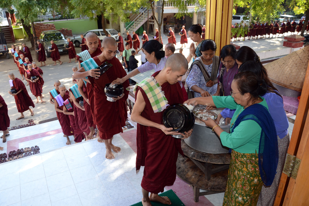 လူထုေဒၚအမာရဲ့ ၉၇ နွစ္ေျမာက္ေမြးေန့(ဓာတ္ပံု)