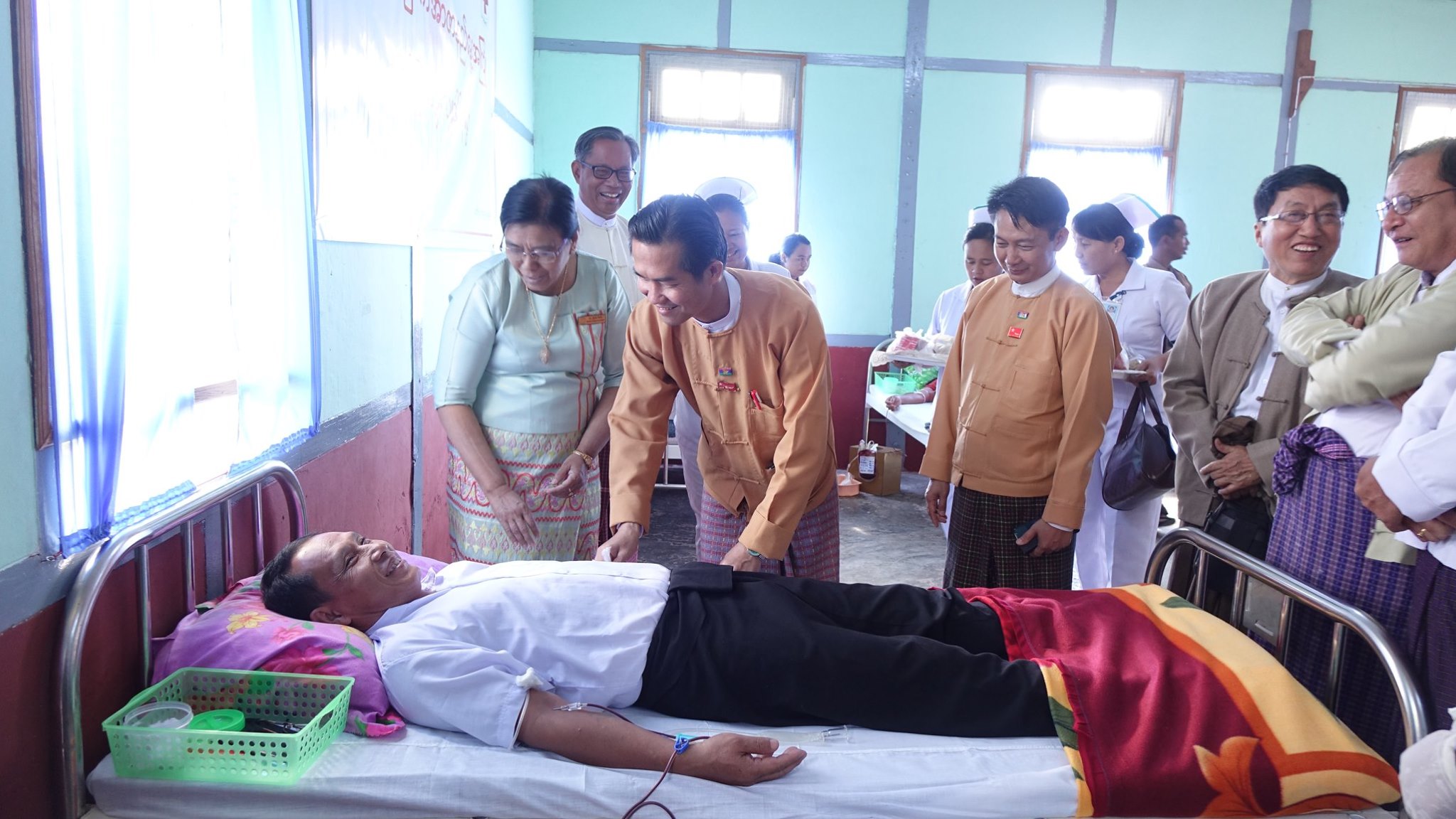 အာဇာနည္ေန႔အထိမ္းအမွတ္ လြိဳင္ေကာ္ေဆး႐ံုတြင္ စုေပါင္းေသြးလႉ (ဓါတ္ပုံ)
