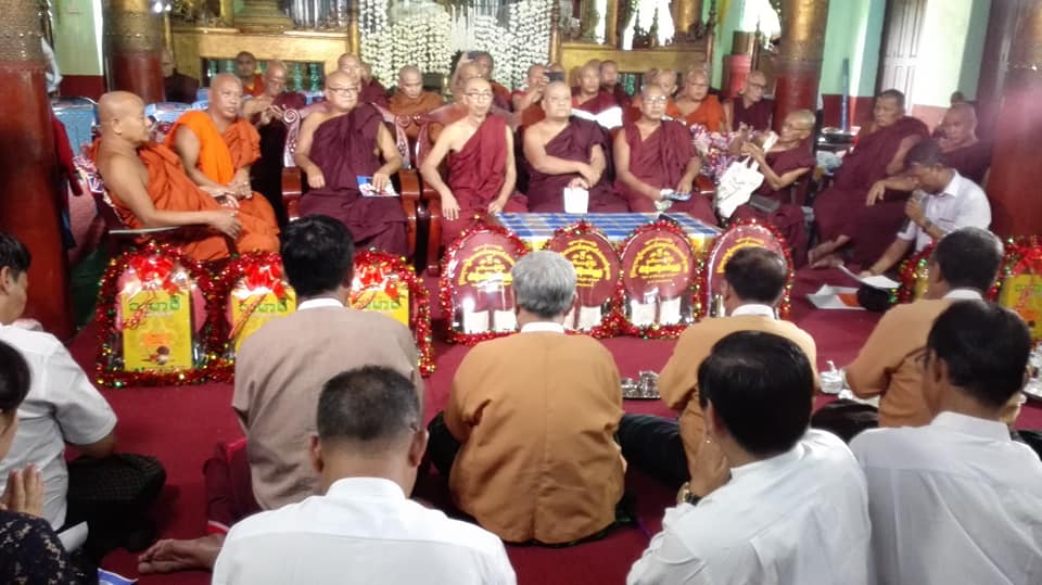 ႏိုင္ငံေရးအက်ဥ္းသားေဟာင္း ဆရာေတာ္သံဃာေတာ္မ်ားကို ဝါဆိုသကၤန္းဆက္ကပ္လႉဒါန္း