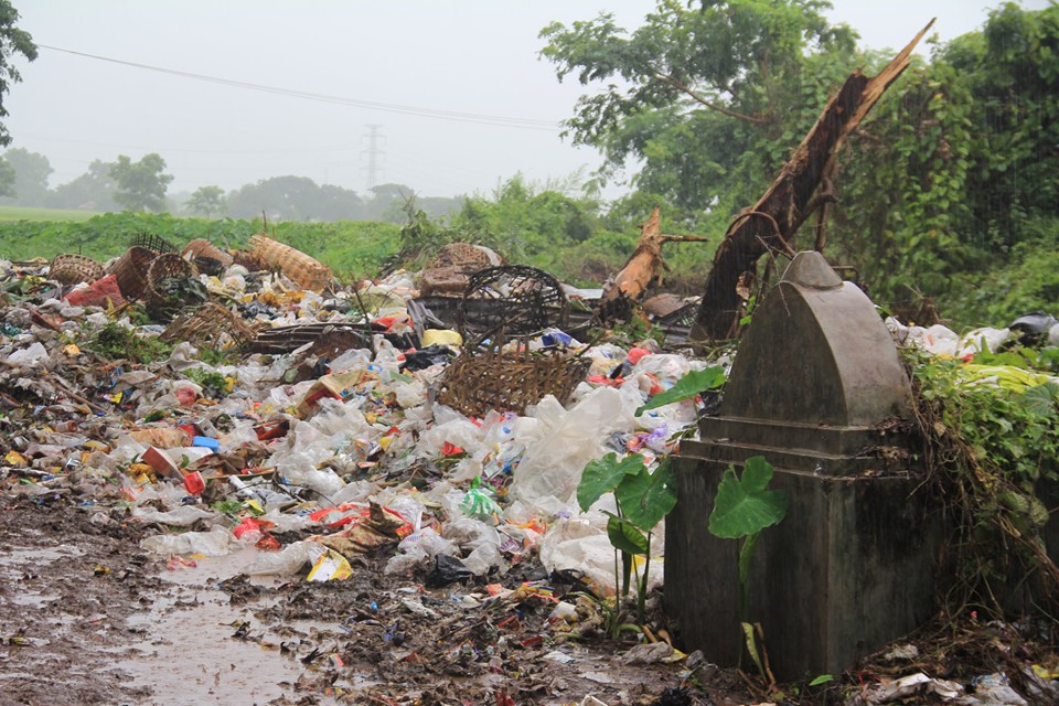 ေညာင္ေလးပင္ ၿမိဳ့မသုသာန္တြင္ စည္ပင္အမိႈက္စြန္႔ပစ္မႈ ေဒသခံမ်ား ကန္႔ကြက္စာတင္