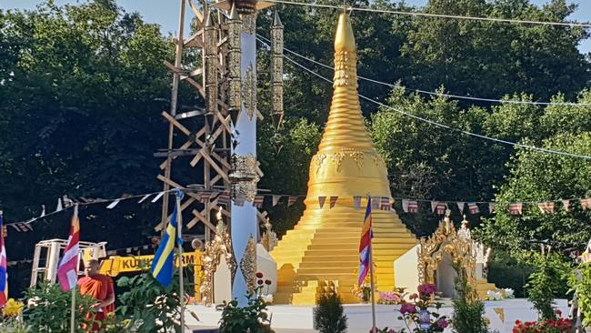 ဆြီဒင္ႏိုင္ငံတြင္ ဗုဒၶဘာသာေစတီေတာ္ ထီးေတာ္တင္လႉပြဲ က်င္းပ
