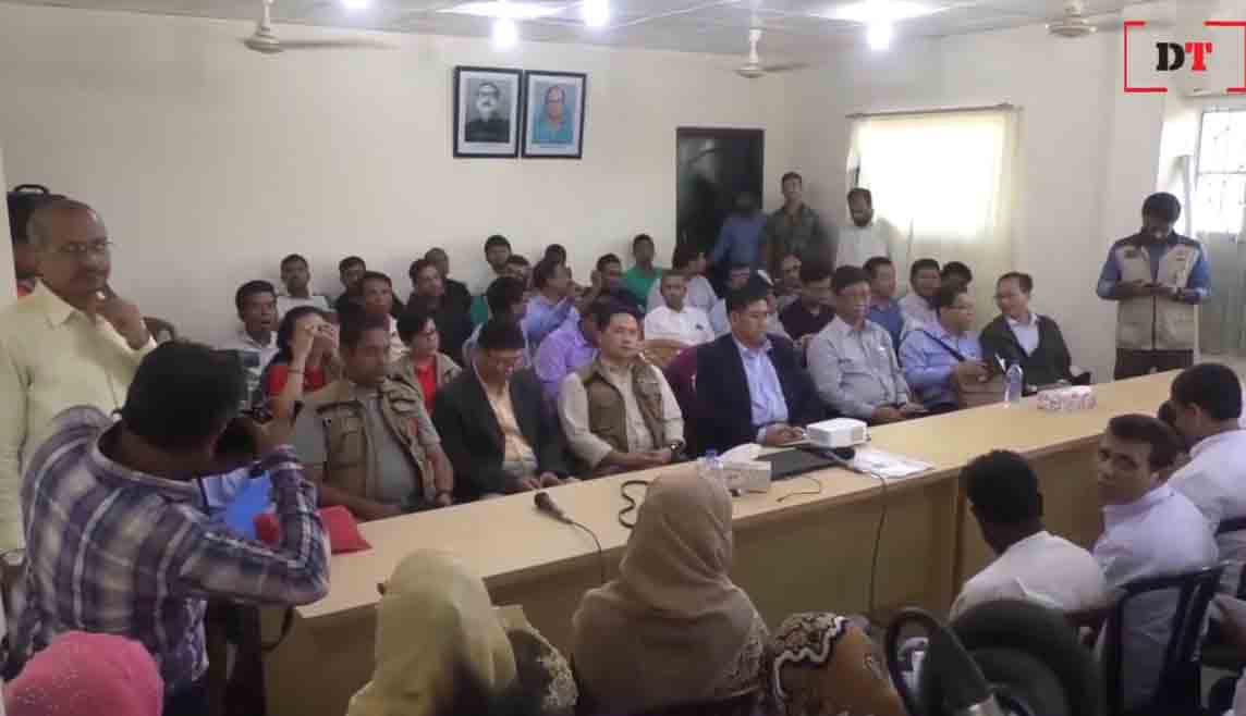 ဘဂၤလားေဒ့ရွ္ဒုကၡသည္စခန္းကို  ျမန္မာကိုယ္စားလွယ္အဖြဲ႔သြားေရာက္
