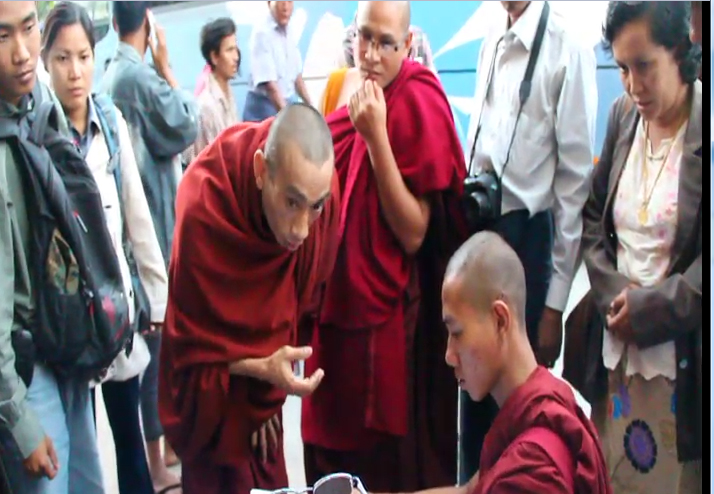 မနၱေလးေဆး႐ုံက သံဃာလူနာ ၃၀ ေက်ာ္ ေဆး႐ုံေျပာင္းေ႐ြွႊ့ကုသ