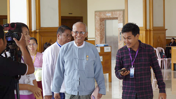 လျှပ်စစ်ဝန်ကြီး ၂ ဦး၏ ဘဏ်စာရင်း အဂတိတိုက်ဖျက်ရေးကော်မရှင်ထံ ဗဟိုဘဏ် ပေးပို့ထား