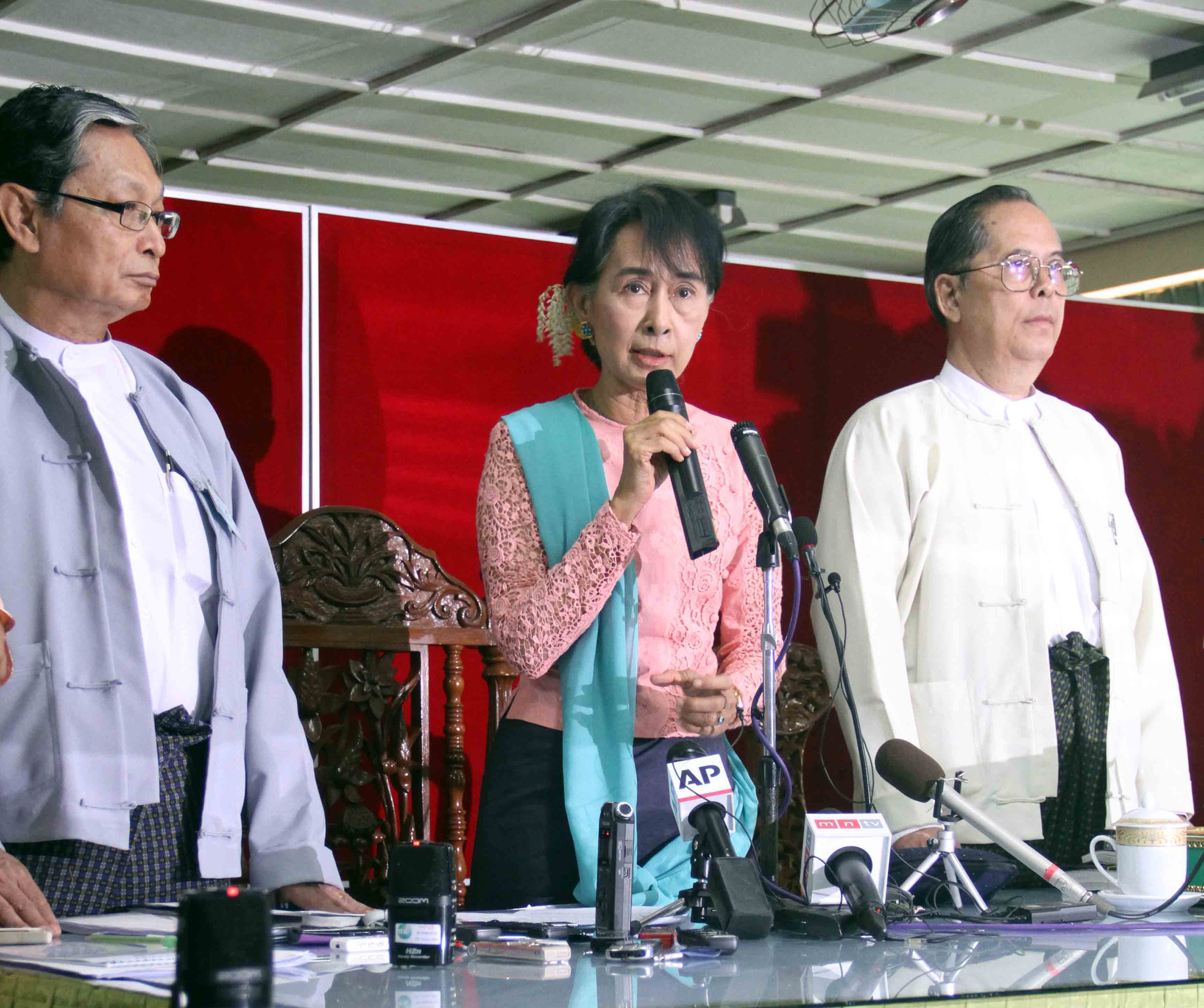 အၾကမ္းဖက္နွိမ္နင္းမႈတြင္ ဓာတုပစၥည္း သုံး၊ မသုံး ျပင္ပပညာ႐ွင္မ်ားနွင့္ စစ္ေဆးမည္