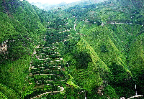 ျမန္မာျပည္လမ္းမၾကီး တေလွ်ာက္က တ႐ုတ္အက်ဳိးစီးပြား