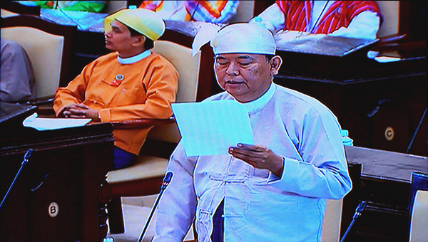 ရခိုင်စစ်ဘေးရှောင် ကျောင်းသား၊ ကျောင်းသူ ၂၀၀၀ ကျော် ပညာသင်ကြားခွင့် စီစဉ်ပေးထားဟုဆို