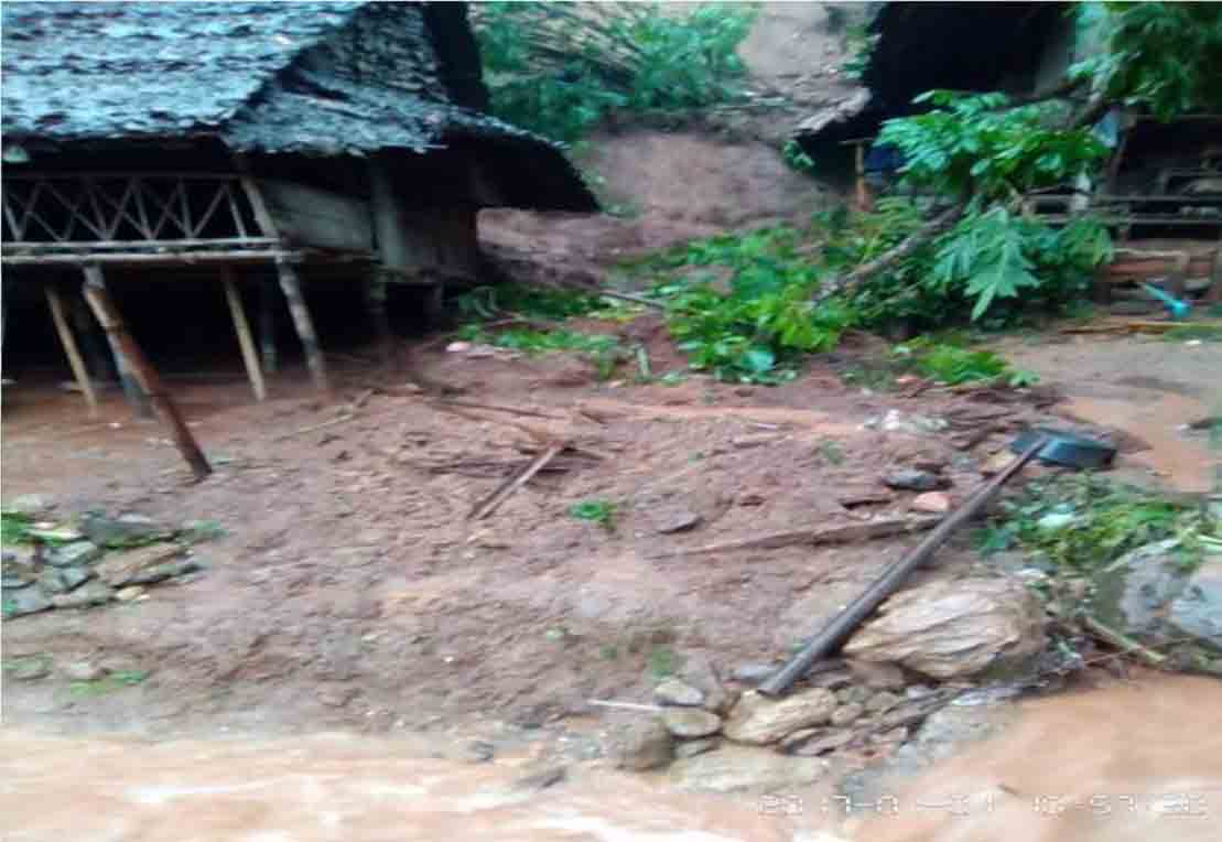 မယ်ရာမိုနှင့် မယ်လအူးဒုက္ခသည်စခန်းတွင် ရေကြီးမြေပြိုမှုဖြစ်