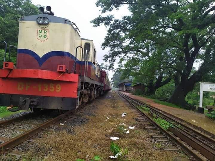 ဘီးလင်းမြစ်ရေမြင့်တက်လာသဖြင့် ရန်ကုန်-မော်လမြိုင် ရထားခရီးစဉ်တချို့ ရပ်နားထားရ