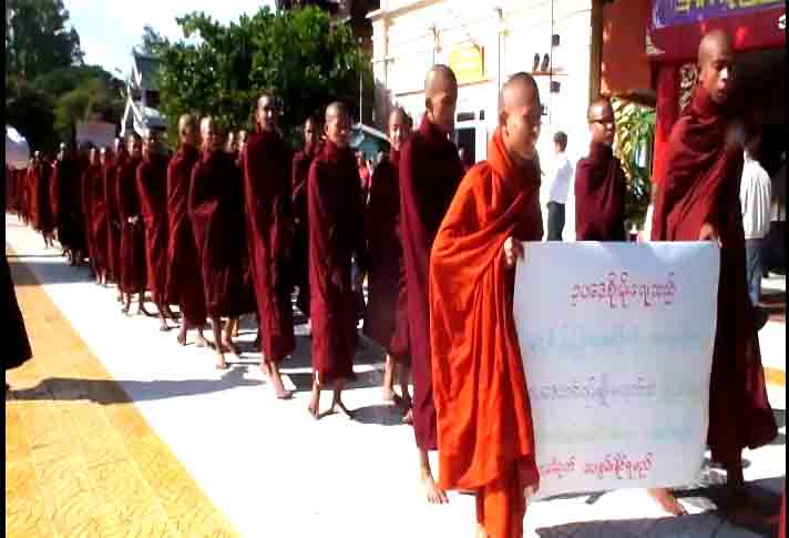 လက္ပန္းေတာင္း အၾကမ္းဖက္ျဖိုခြင္းမႈ မနၱေလး-ရန္ကုန္-မုံ႐ြာတြင္ ဆနၵျပ
