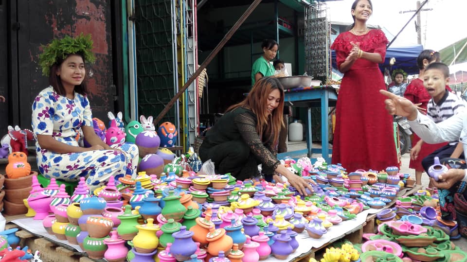 မန္တလေး အိုးဘိုရပ်ကွက်တွင် အိုးပုတ်ခိုးပွဲတော် ကျင်းပ
