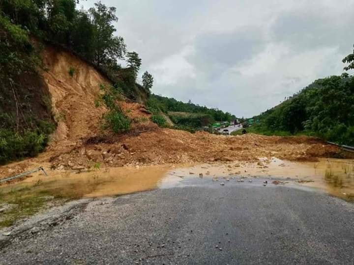 ထားဝယ်-မြိတ်-ကော့သောင်းလမ်း တောင်ပြိုမှုကြောင့် လမ်းပန်းဆက်သွယ်ရေး ပြတ်တောက်
