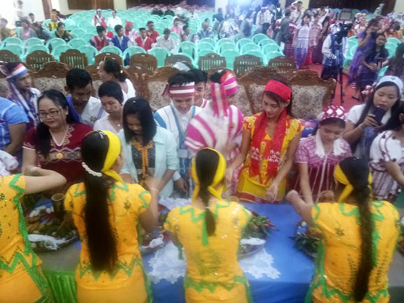 ပုသိမ်မြို့တွင် ကရင်ရိုးရာ လက်ချည်ပွဲကျင်းပ