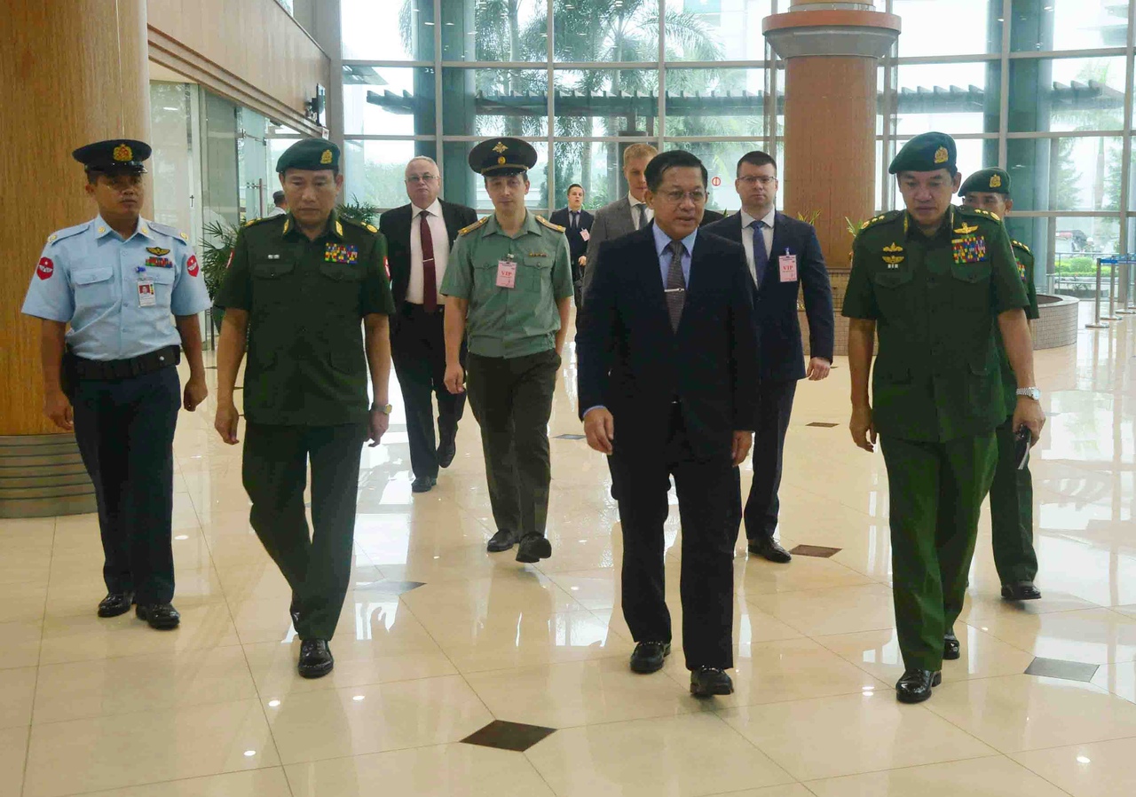 ဗိုလ်ချုပ်မှူးကြီး မင်းအောင်လှိုင် ရုရှားနိုင်ငံသွားရောက်