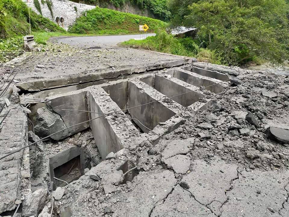 မိုင်းခွဲဖျက်ဆီးခံခဲ့ရသည့်  ဂုတ်တွင်းတံတားကို ၂လမ်းသွား ဘေလီတံတားအဖြစ် ပြန်ဆောက်နေ