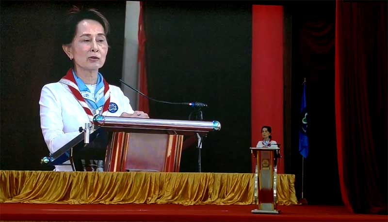 ဒေါ်အောင်ဆန်းစုကြည်နှင့် မြန်မာနိုင်ငံ ကင်းထောက်လူငယ်လေးများ တွေ့ဆုံ