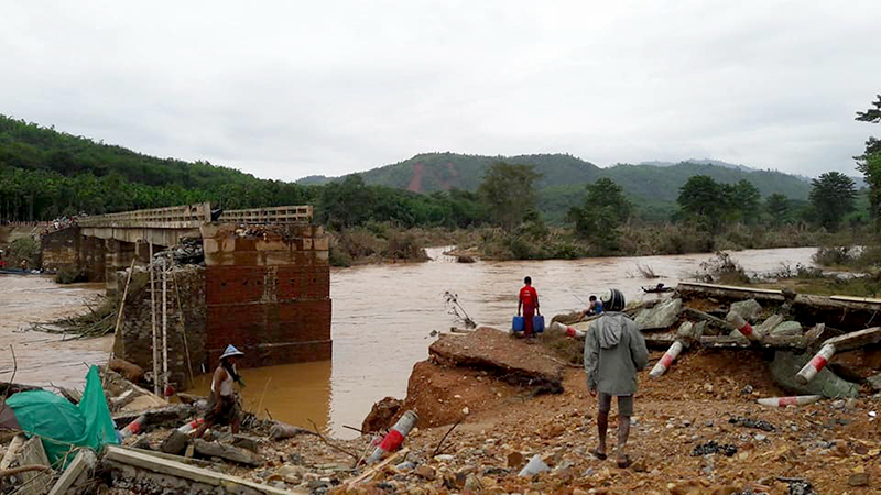 ရေကြီးမှုကြောင့် ပျက်စီးခဲ့သည့် ရေးမြို့နယ် လမ်းတံတားများ အမြန်ပြုပြင်ပေးရန် တောင်းဆို