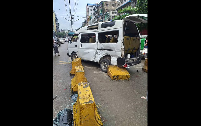 YBS နှင့် ကျောင်းကား ယာဉ်တိုက်မှုဖြစ်၊ ကျောင်းသား ကျောင်းသူများ ဒဏ်ရာရ