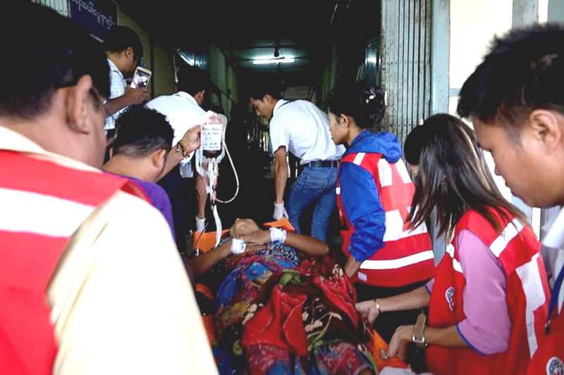 ရသေ့တောင်မြို့နယ်ထဲ ကျည်သင့်ခဲ့သူကို ရန်ကုန်ဆေးရုံသို့ ရွှေ့ပြောင်းကုသ