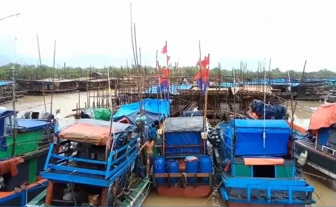 ရေးမြို့နယ်တွင် ငါးဖမ်းရာသီအစ ရေလုပ်သားရှားပါးနေ