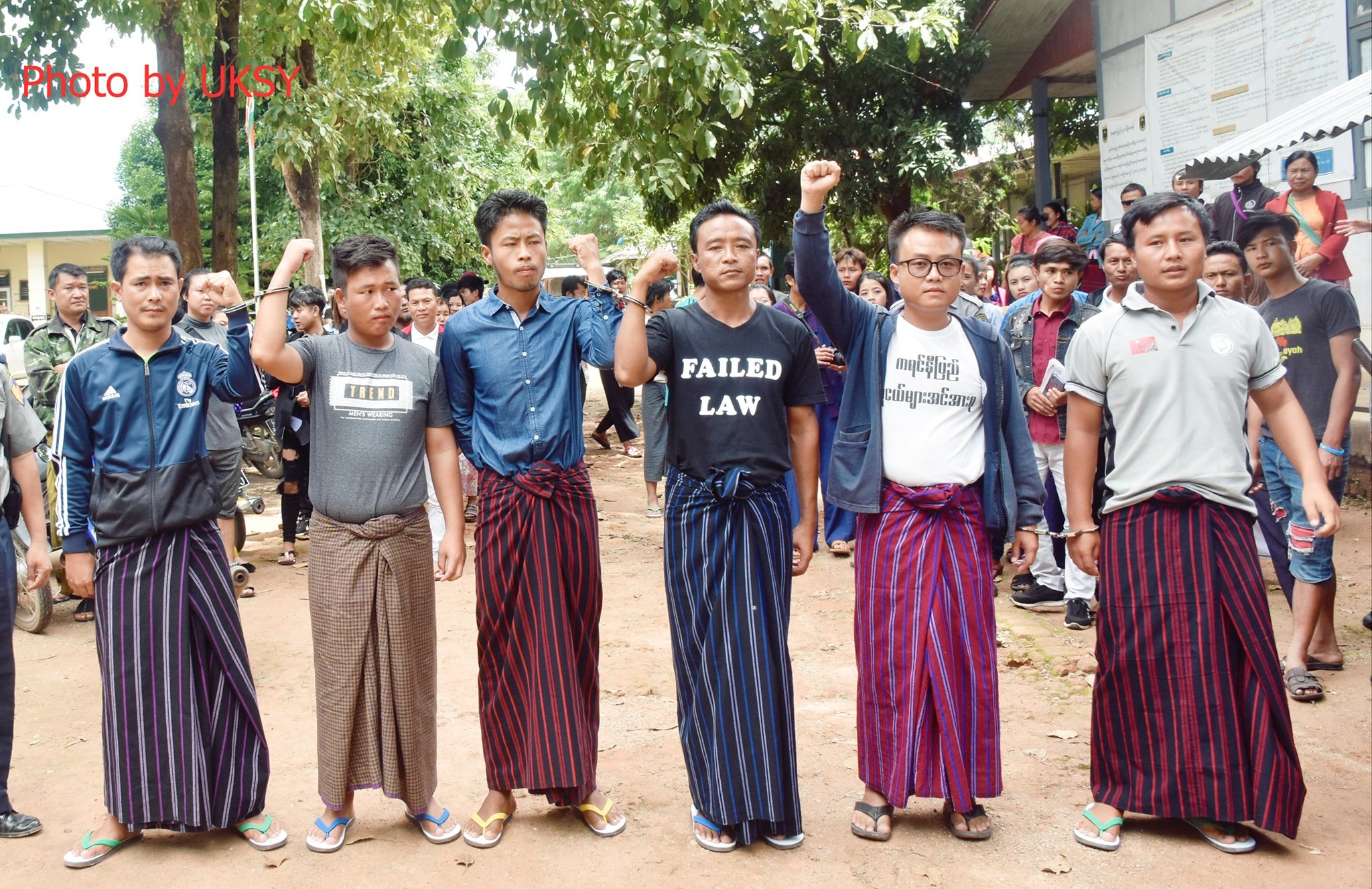 ကရင်နီလူငယ်များနှင့်  တောင်သူများအပေါ် စွဲထားသည့်အမှုများ ပြန်ရုပ်သိမ်းရန် တောင်းဆို