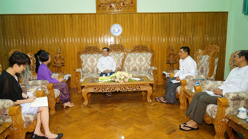ဖမ်းဆီးပြန်ပို့ခံ ဆရာ၊ ဆရာမများ သင်ကြားခွင့်ပြန်ရရေး ဝန်ကြီးဦးသိန်းဆွေနှင့် ထိုင်းသံအမတ် ဆွေးနွေး