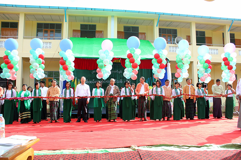 ချောက်မြို့နယ် ဂွေးပင်ကျေးရွာတွင် စာသင်ကျောင်းဆောင်သစ် လှူဒါန်းပေးအပ်