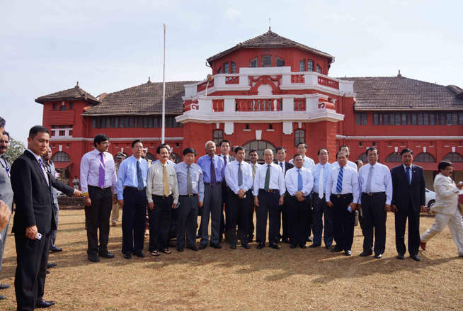 သီေပါမင္း ရတနာဂီရိ စံအိမ္ေတာ္ကို သမၼတဦးသိန္းစိန္ သြားေရာက္ေလ့လာ