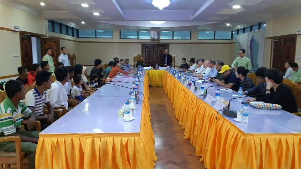 ကုလနှင့်အာဆီယံသံတမန်အဖွဲ့ ဘင်္ဂလားဒေ့ရှ်မှ ပြန်ဝင်လာသူအချို့ကို စစ်တွေမြို့တွင် တွေ့ဆုံ