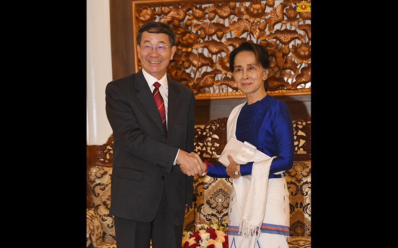 အတိုင်ပင်ခံပုဂ္ဂိုလ်နှင့် ဗိုလ်ချုပ်မှူးကြီးတို့ကို တရုတ် အထူးကိုယ်စားလှယ် တွေ့ဆုံ