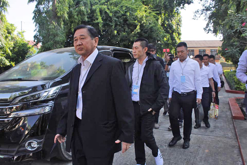 တိုက်ပွဲဖြစ်နေသည့် မြောက်ပိုင်း ၄ ဖွဲ့နှင့် ငြိမ်းချမ်းရေးကော်မရှင်တို့ ကျိုင်းတုံတွင် တွေ့ဆုံဆွေးနွေး