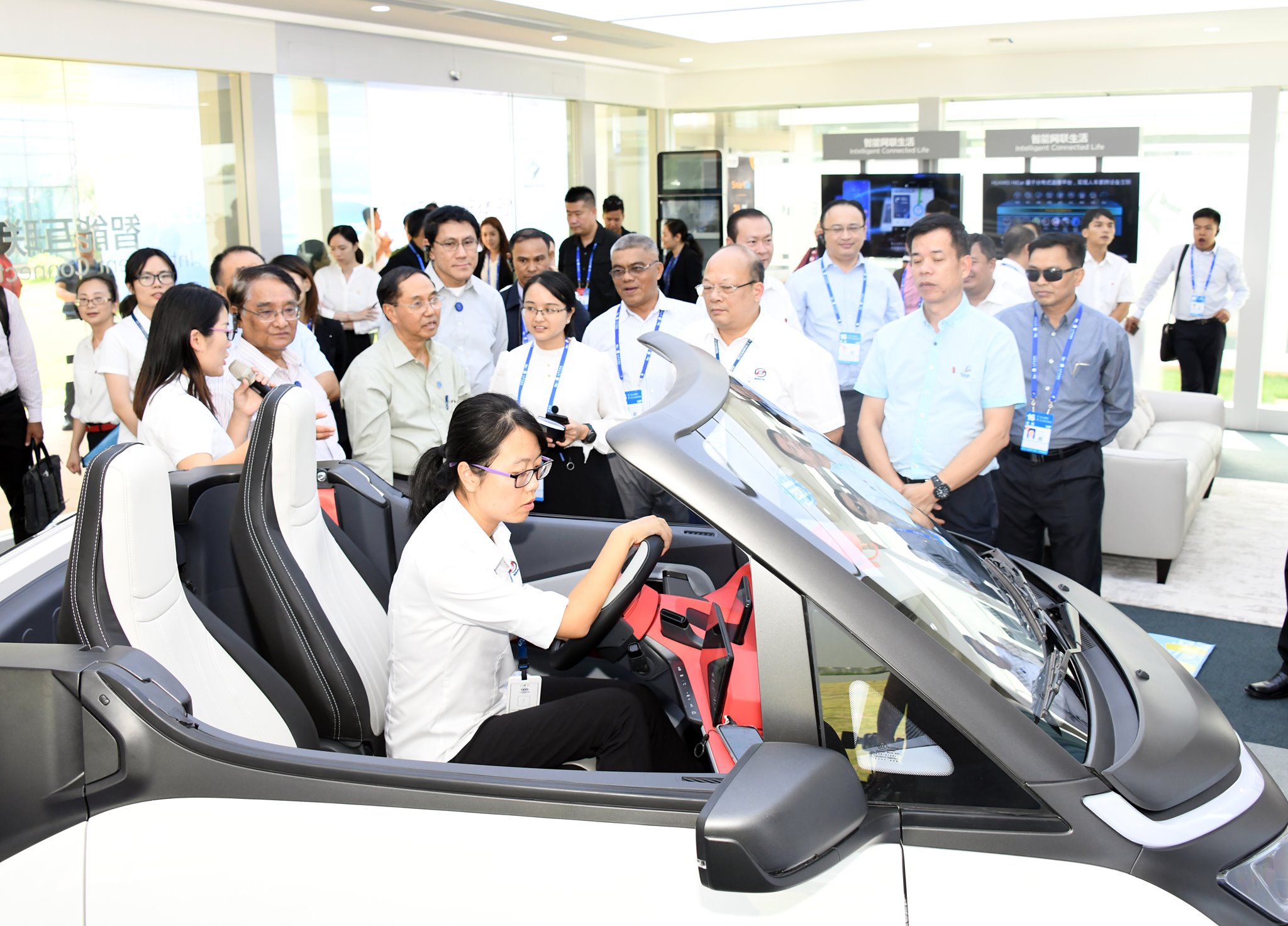ဒုသမ္မတဦးမြင့်ဆွေ တရုတ် မော်တော်ယာဉ်ထုတ်လုပ်ရေး စက်ရုံ ၂ ခုကို သွားရောက်လေ့လာ