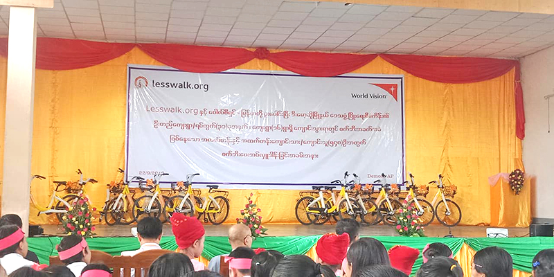 ဒီးမော့ဆိုမြို့နယ်က ကျောင်းသား ကျောင်းသူများကို စက်ဘီးအစီး ၅၄၀ လှူဒါန်း (ဓာတ်ပုံ)