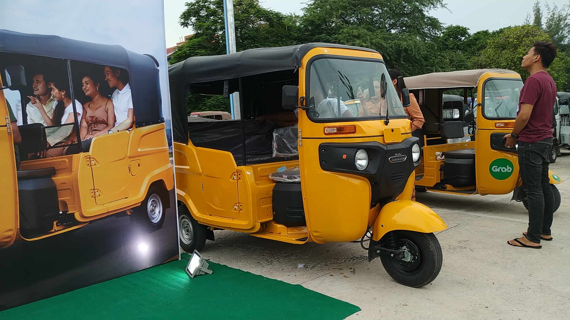 မန္တလေးတွင်  BAJAJ အမျိုးအစား သုံးဘီးယာဉ် အသုံးပြုမှုများလာ