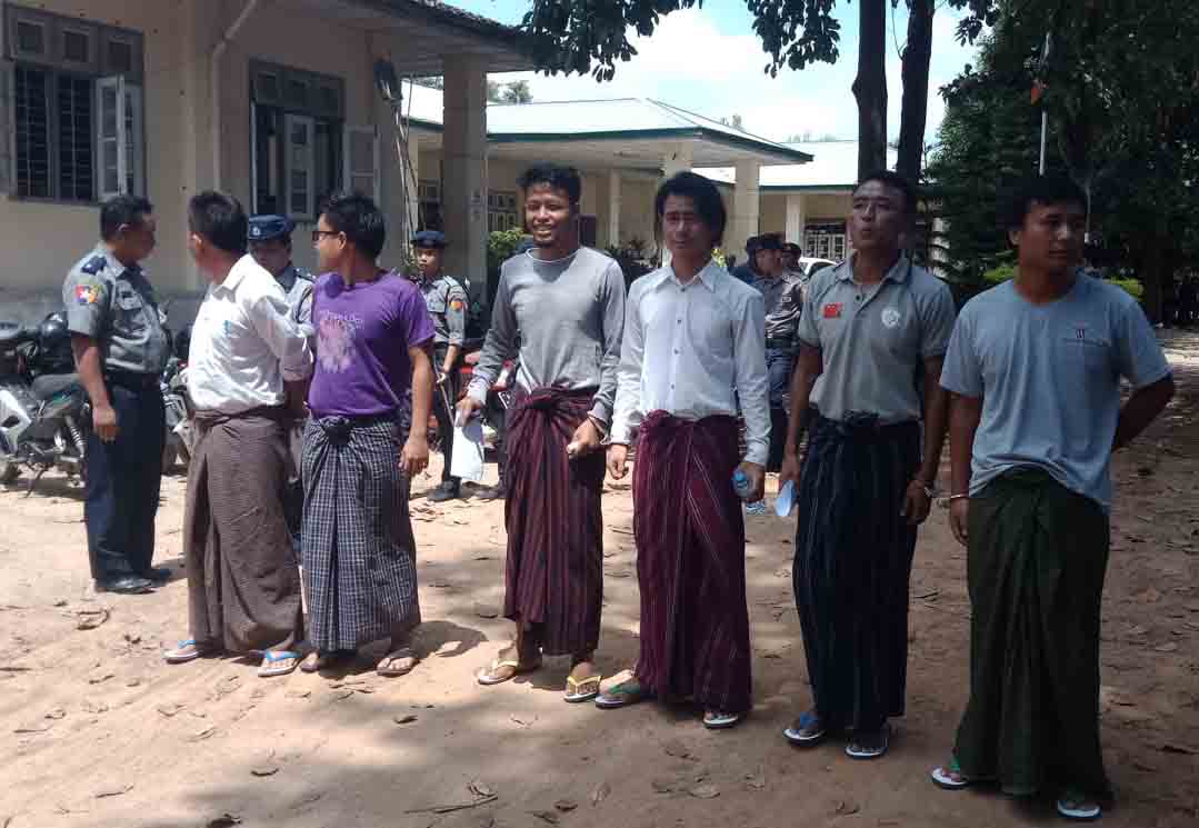 ကရင်နီလူငယ်များ ထောင်တွင်းဆန္ဒပြသဖြင့် တိုက်ပိတ်ခံရ