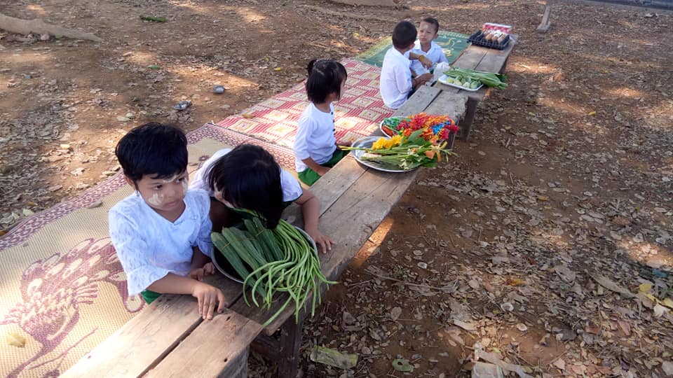 ဒေါဖျာ KG တန်း ကျောင်းသားလေးများ၏ ဈေးရောင်းပွဲ ဖေ့စ်ဘွတ်ခ်တွင် လူကြိုက်များနေ