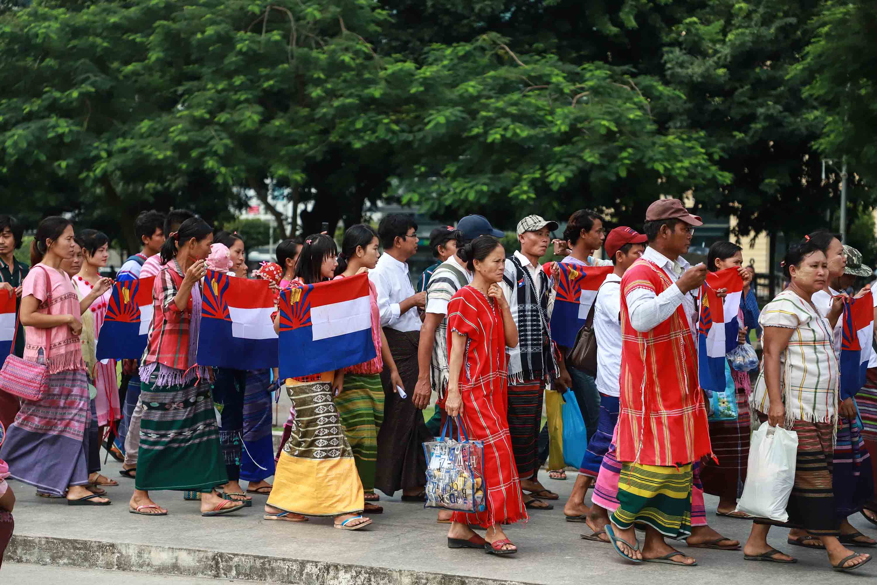 တိုင်းရင်းသားအခွင့်အရေးတန်းတူရရှိရေး ကရင်လူငယ်များကြွေးကြော်ဆန္ဒထုတ်ဖော်