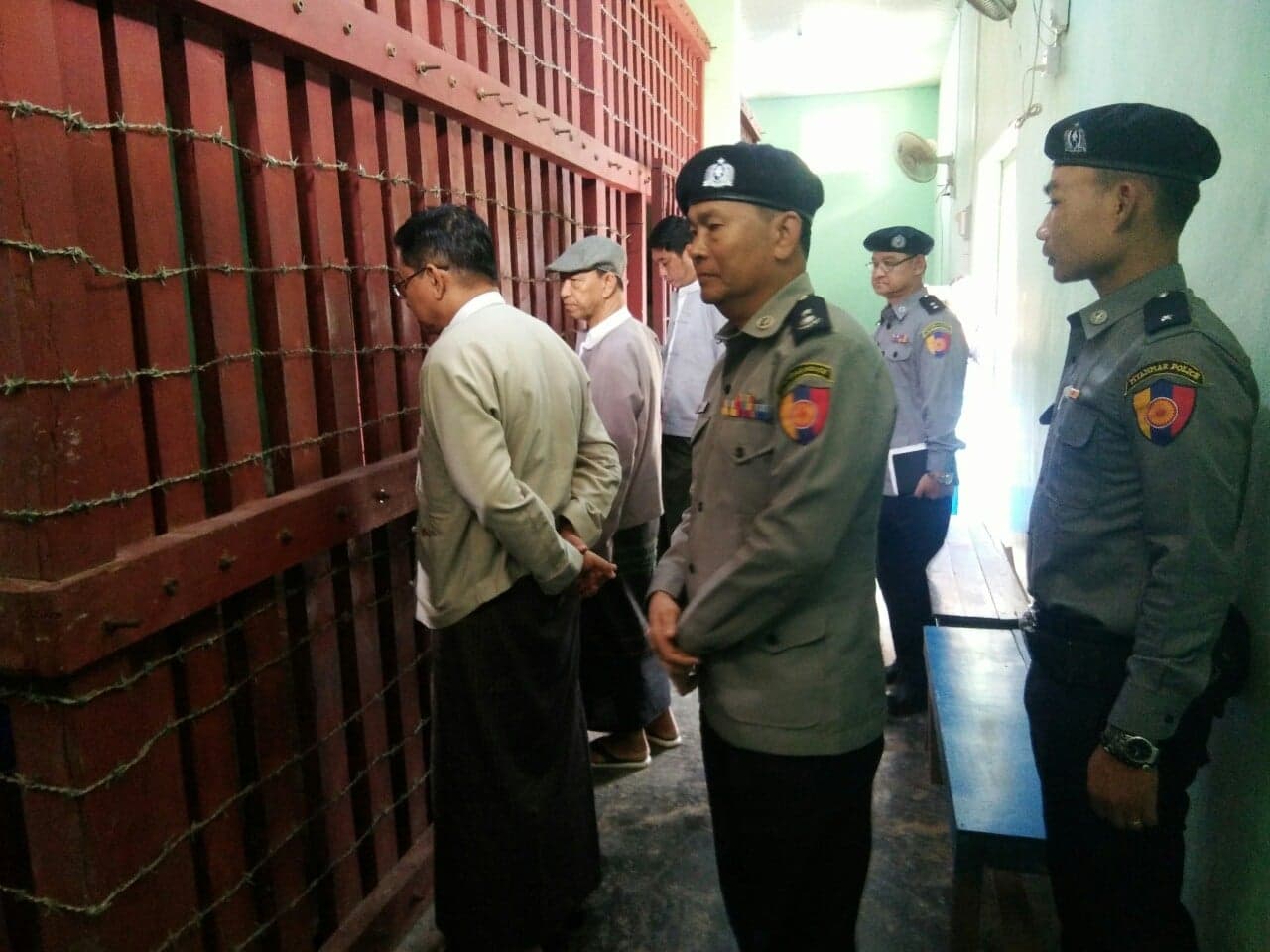 လွိုင်ကော်ထောင်အတွင်း ကရင်နီလူငယ်များကို လူ့အခွင့်အရေးကော်မရှင်တွေ့ဆုံ