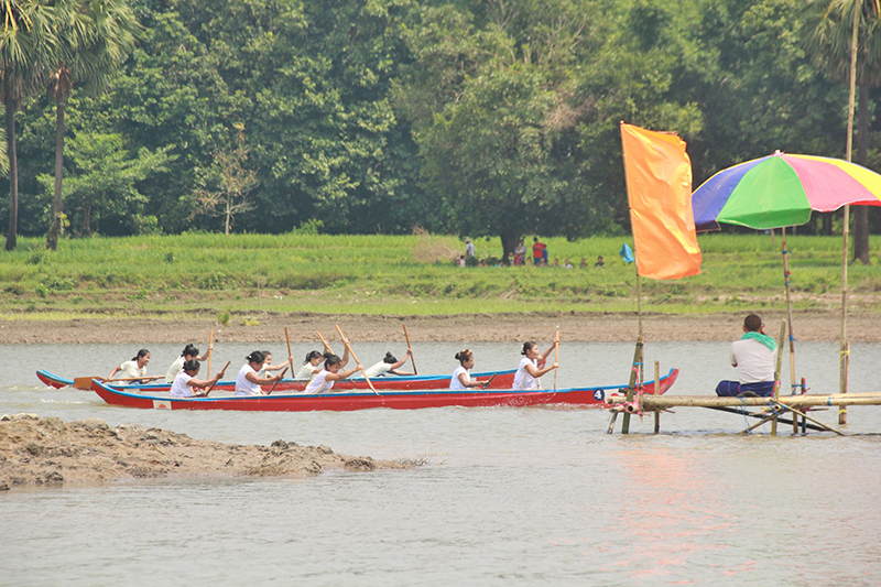 မြန်မာ့ရိုးရာလှေ‌လှော်ပြိုင်ပွဲ ဘားအံမြို့နယ်တွင် ကျင်းပ