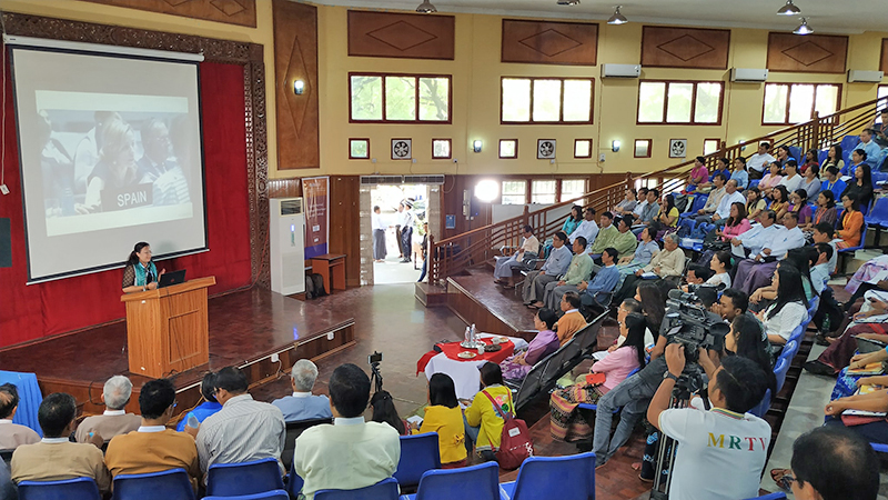 မြန်မာ့ရိုးရာ ဗိသုကာနှင့် အပြောက်အမွမ်း ဒီဇိုင်းလက်ရာများ သင်တန်း ပို့ချ
