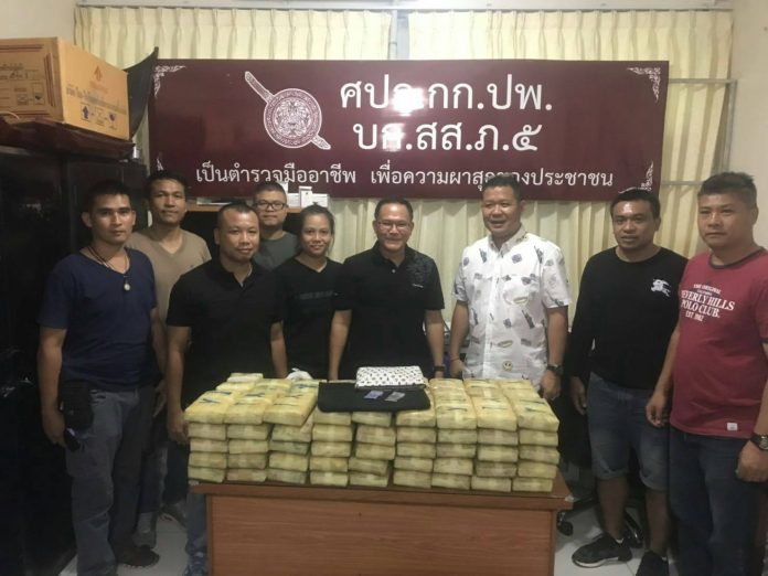 မယ်ဆိုင်ကလာသည့် အရေးပေါ်လူနာတင်ကားပေါ်တွင် စိတ်ကြွဆေးပြား ၆ သိန်းဖမ်းမိ