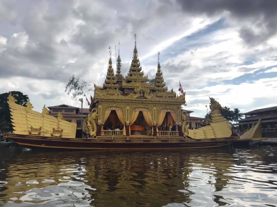 အင်းလေးဖောင်တော်ဦးဘုရားပွဲတော်