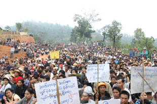မိုးထိမိုးမိေခါင္းေဆာင္ ၄ ဦး ေထာင္ဒဏ္ ၆ လ စီရင္ခံရ