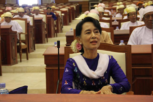 ခရိုနီမ်ားနွင့္ ပတ္သက္ျပီး ေဒၚေအာင္ဆန္းစုၾကည္ ႐ွင္းလင္းေျပာဆို