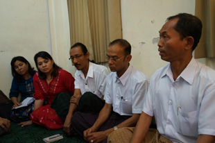 ကခ်င္ခရီးစဥ္ ၈၈ သတင္းစာ႐ွင္းလင္း